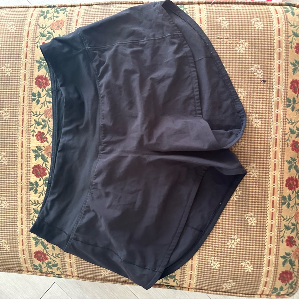 Lululemon tracker shorts- black
